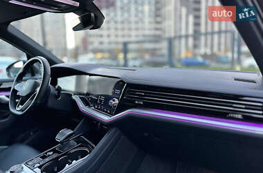 Внедорожник / Кроссовер Volkswagen Touareg 2021 в 