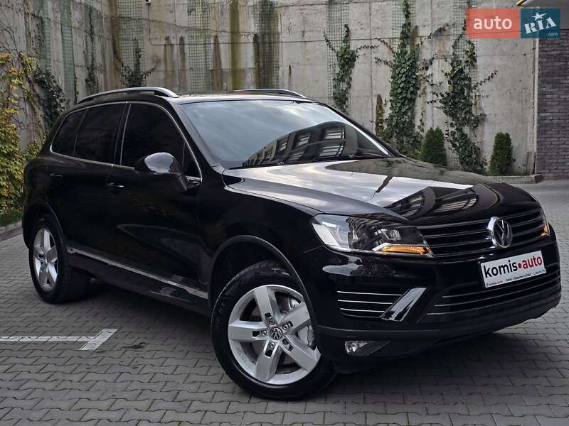 Позашляховик / Кросовер Volkswagen Touareg 2011 в Хмельницькому