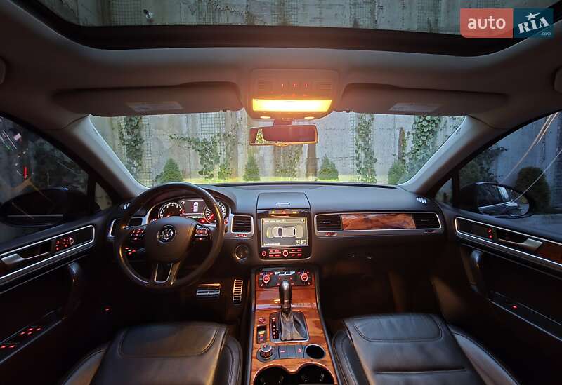 Позашляховик / Кросовер Volkswagen Touareg 2011 в Хмельницькому