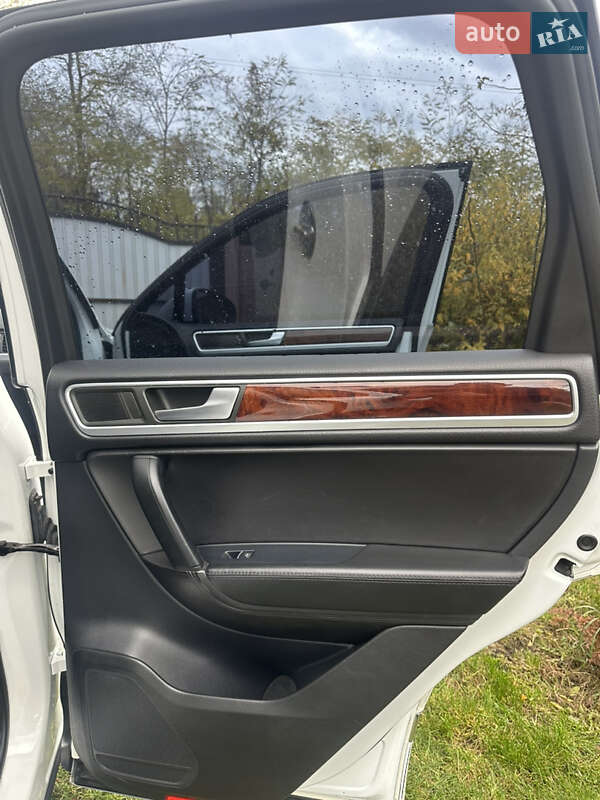 Внедорожник / Кроссовер Volkswagen Touareg 2012 в Чернигове фото 6 Внедорожник / Кроссовер Volkswagen Touareg 2012 в Чернигове