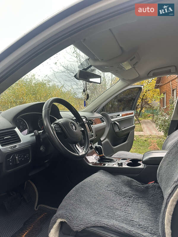Внедорожник / Кроссовер Volkswagen Touareg 2012 в Чернигове фото 13 Внедорожник / Кроссовер Volkswagen Touareg 2012 в Чернигове