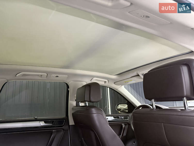 Внедорожник / Кроссовер Volkswagen Touareg 2015 в Одессе фото 5 Внедорожник / Кроссовер Volkswagen Touareg 2015 в Одессе