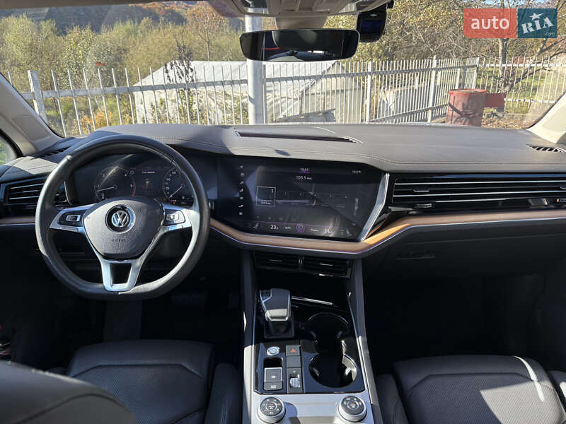 Внедорожник / Кроссовер Volkswagen Touareg 2018 в Тячеве фото 40 Внедорожник / Кроссовер Volkswagen Touareg 2018 в Тячеве