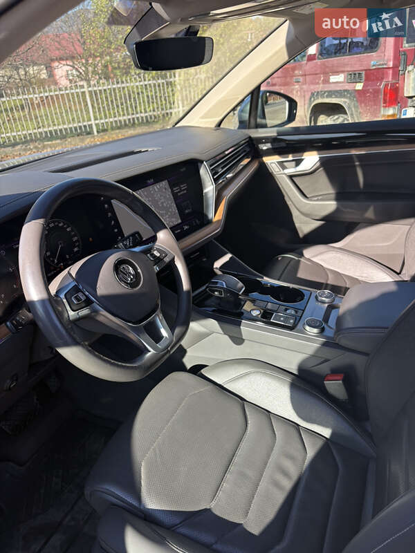 Внедорожник / Кроссовер Volkswagen Touareg 2018 в Тячеве фото 42 Внедорожник / Кроссовер Volkswagen Touareg 2018 в Тячеве