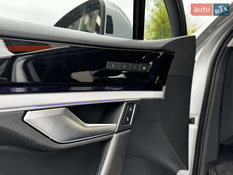 Позашляховик / Кросовер Volkswagen Touareg 2020 в Києві фото 13 Позашляховик / Кросовер Volkswagen Touareg 2020 в Києві