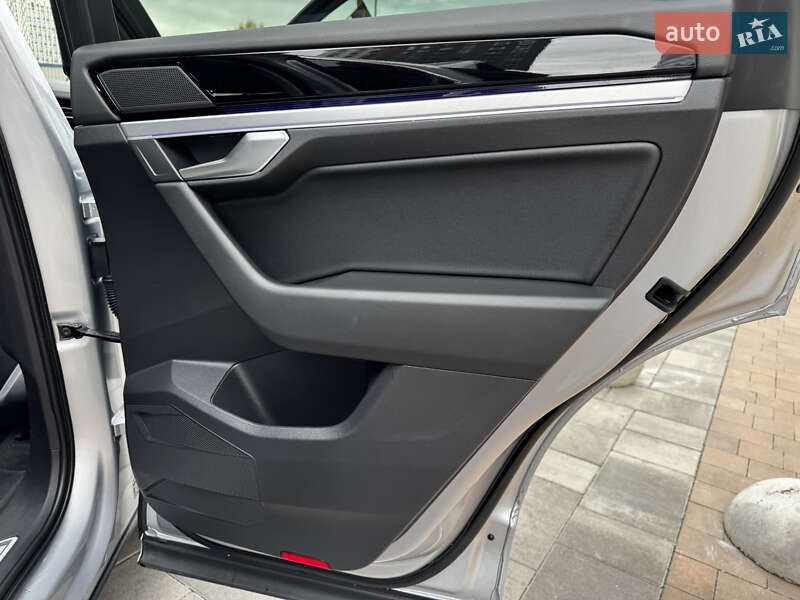 Позашляховик / Кросовер Volkswagen Touareg 2020 в Києві фото 22 Позашляховик / Кросовер Volkswagen Touareg 2020 в Києві