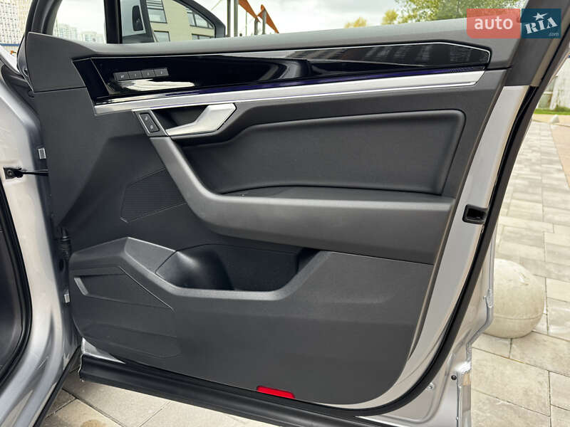 Позашляховик / Кросовер Volkswagen Touareg 2020 в Києві фото 24 Позашляховик / Кросовер Volkswagen Touareg 2020 в Києві