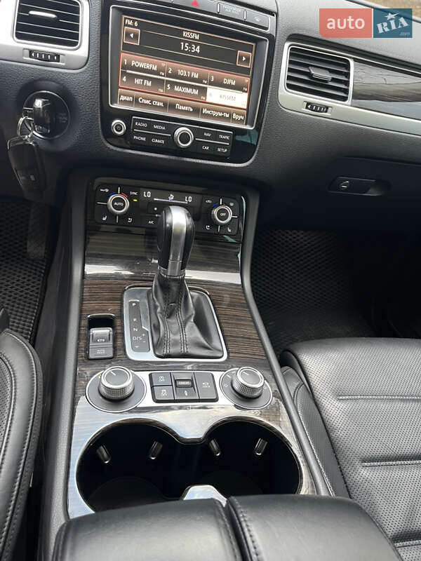 Внедорожник / Кроссовер Volkswagen Touareg 2014 в Киеве фото 9 Внедорожник / Кроссовер Volkswagen Touareg 2014 в Киеве