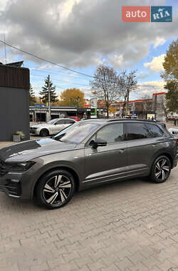 Позашляховик / Кросовер Volkswagen Touareg 2021 в Хмельницькому