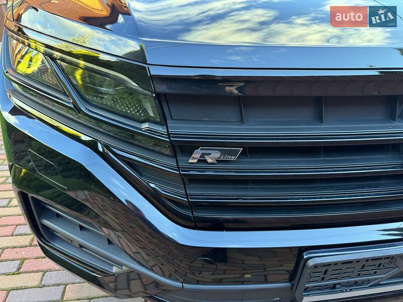 Позашляховик / Кросовер Volkswagen Touareg 2021 в Києві