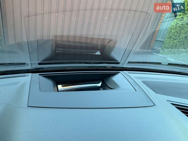 Позашляховик / Кросовер Volkswagen Touareg 2021 в Києві