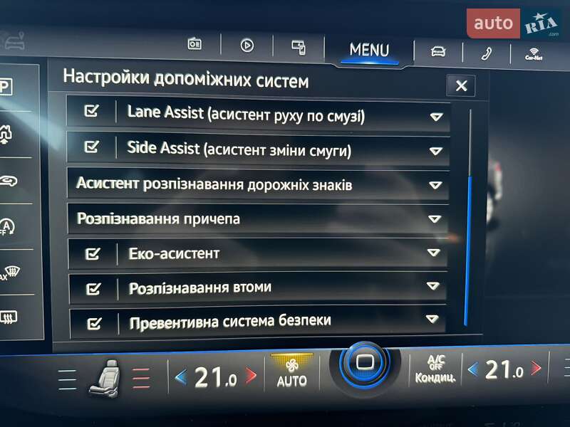 Позашляховик / Кросовер Volkswagen Touareg 2021 в Києві