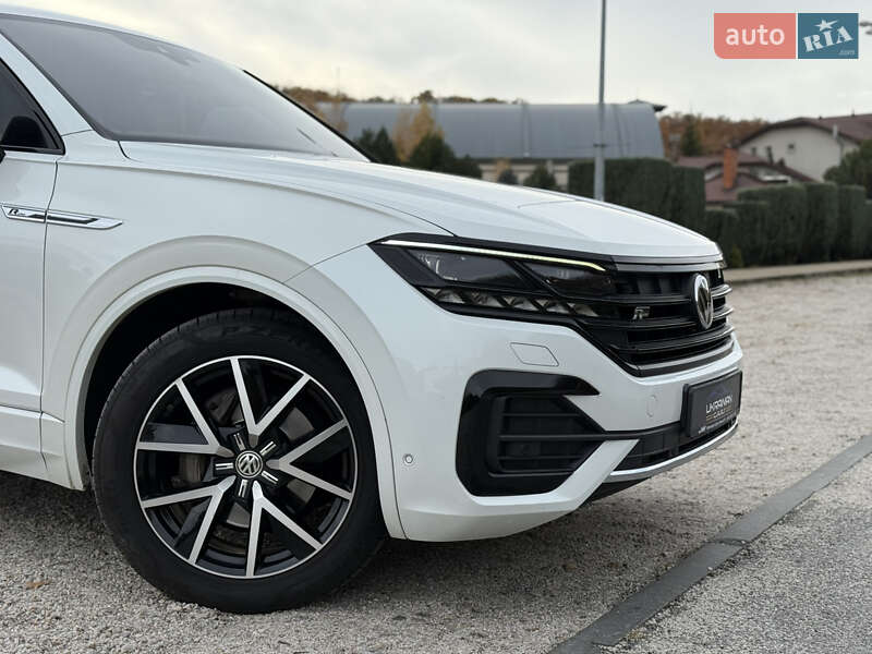 Позашляховик / Кросовер Volkswagen Touareg 2019 в Дніпрі