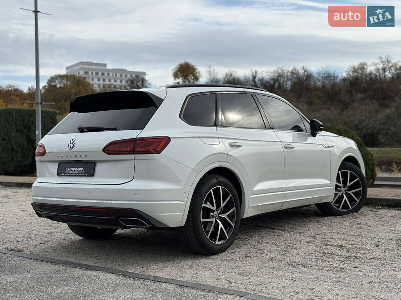 Позашляховик / Кросовер Volkswagen Touareg 2019 в Дніпрі