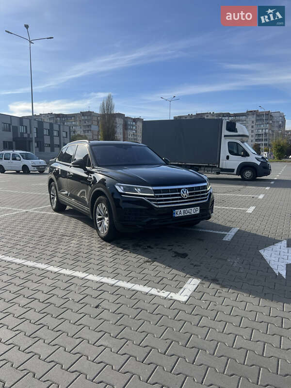 Внедорожник / Кроссовер Volkswagen Touareg 2019 в Киеве фото 18 Внедорожник / Кроссовер Volkswagen Touareg 2019 в Киеве