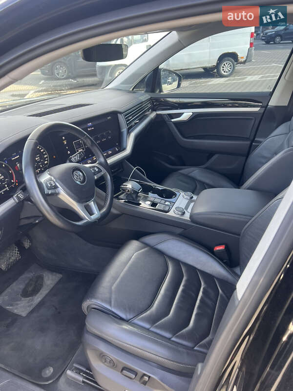 Внедорожник / Кроссовер Volkswagen Touareg 2019 в Киеве фото 27 Внедорожник / Кроссовер Volkswagen Touareg 2019 в Киеве