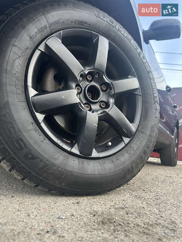 Позашляховик / Кросовер Volkswagen Touareg 2005 в Сумах