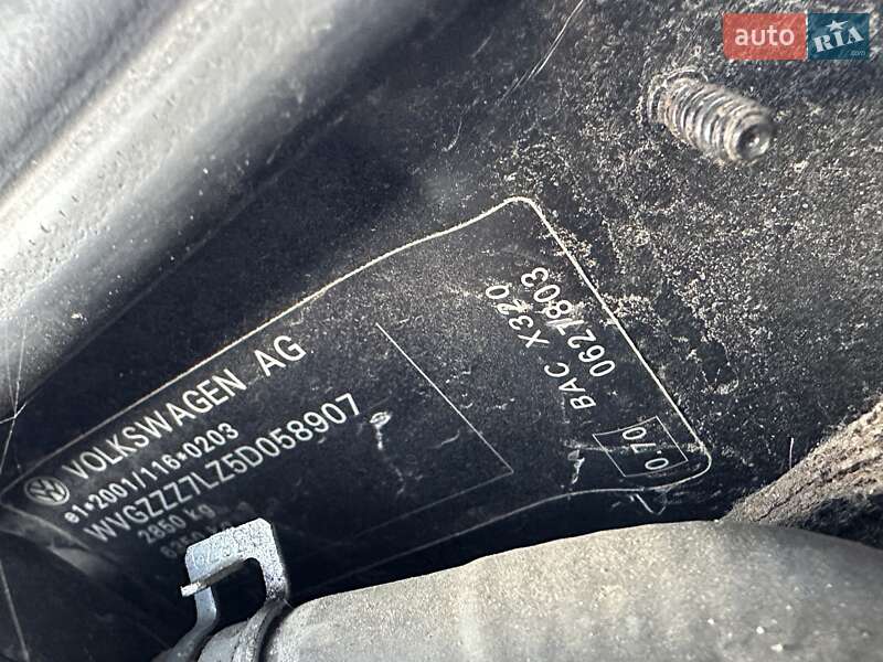 Позашляховик / Кросовер Volkswagen Touareg 2005 в Сумах