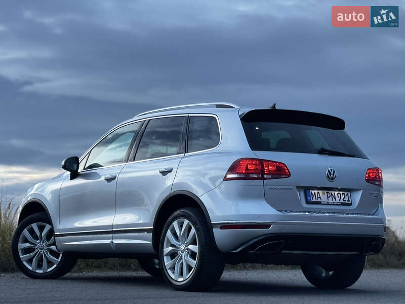 Внедорожник / Кроссовер Volkswagen Touareg 2015 в Дрогобыче