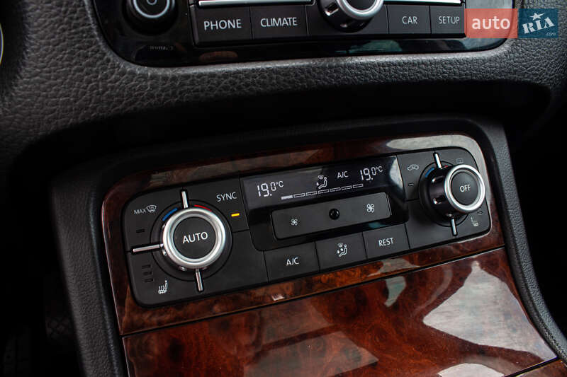 Внедорожник / Кроссовер Volkswagen Touareg 2013 в Нововолынске фото 27 Внедорожник / Кроссовер Volkswagen Touareg 2013 в Нововолынске