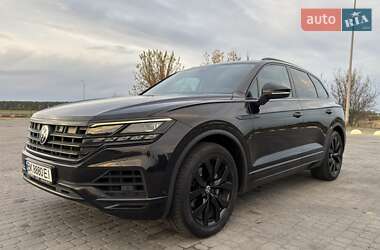 Позашляховик / Кросовер Volkswagen Touareg 2018 в Радивиліві