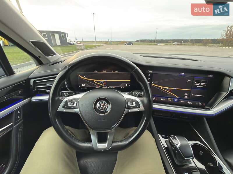 Внедорожник / Кроссовер Volkswagen Touareg 2018 в Радивилове