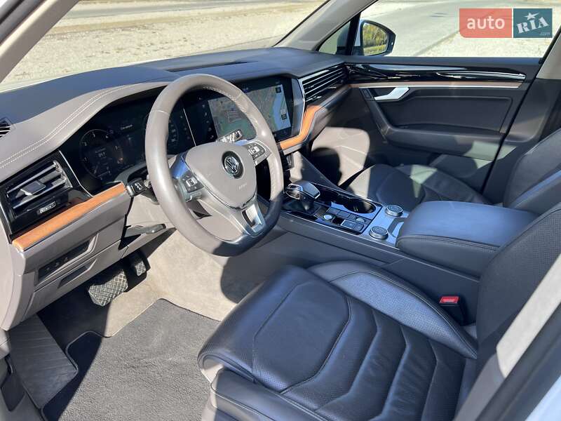 Внедорожник / Кроссовер Volkswagen Touareg 2018 в Днепре фото 17 Внедорожник / Кроссовер Volkswagen Touareg 2018 в Днепре