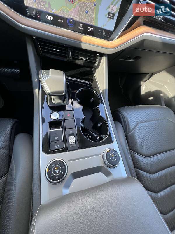 Внедорожник / Кроссовер Volkswagen Touareg 2018 в Днепре фото 23 Внедорожник / Кроссовер Volkswagen Touareg 2018 в Днепре