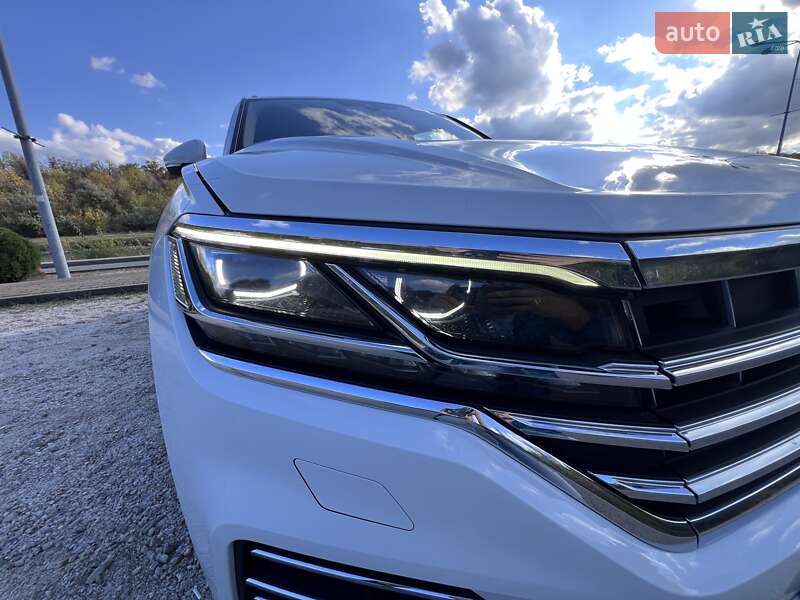 Внедорожник / Кроссовер Volkswagen Touareg 2018 в Днепре фото 44 Внедорожник / Кроссовер Volkswagen Touareg 2018 в Днепре