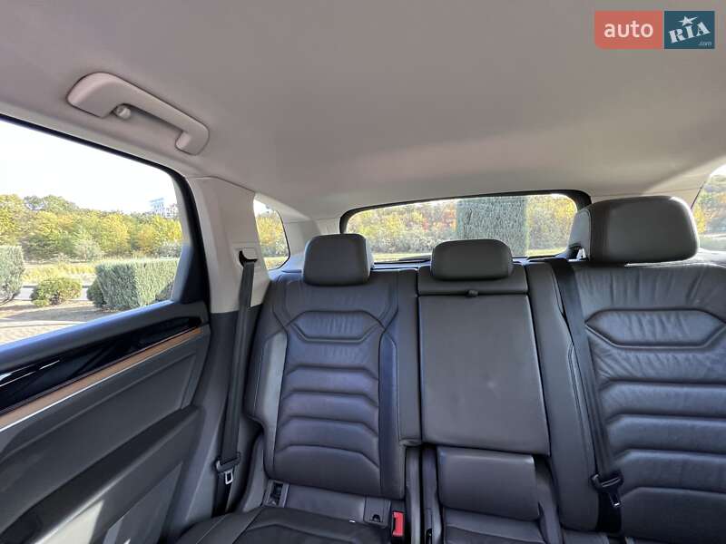 Внедорожник / Кроссовер Volkswagen Touareg 2018 в Днепре фото 48 Внедорожник / Кроссовер Volkswagen Touareg 2018 в Днепре
