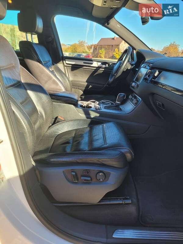 Внедорожник / Кроссовер Volkswagen Touareg 2010 в Одессе