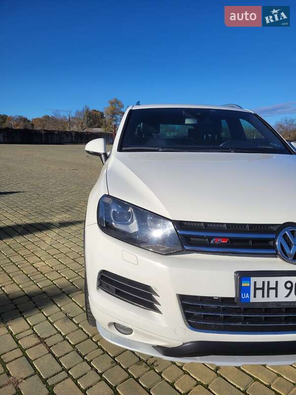 Внедорожник / Кроссовер Volkswagen Touareg 2010 в Одессе