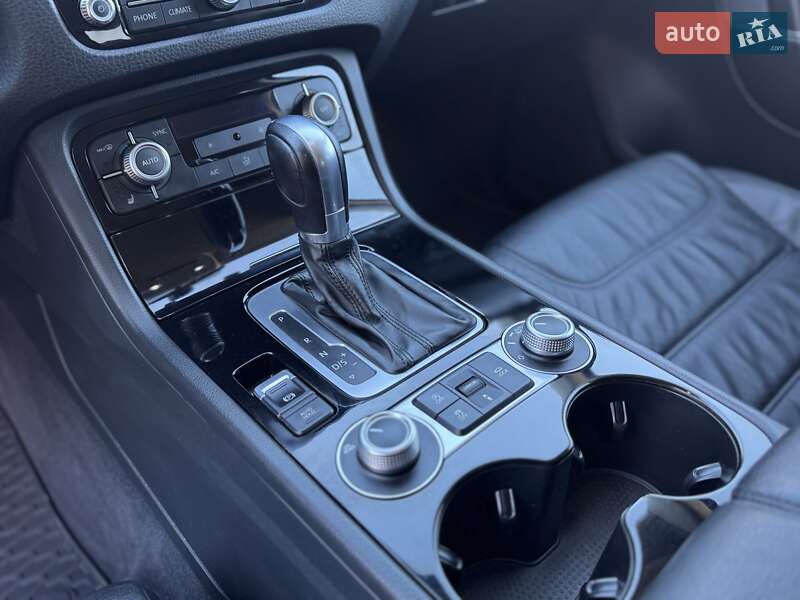 Внедорожник / Кроссовер Volkswagen Touareg 2015 в Виннице фото 27 Внедорожник / Кроссовер Volkswagen Touareg 2015 в Виннице
