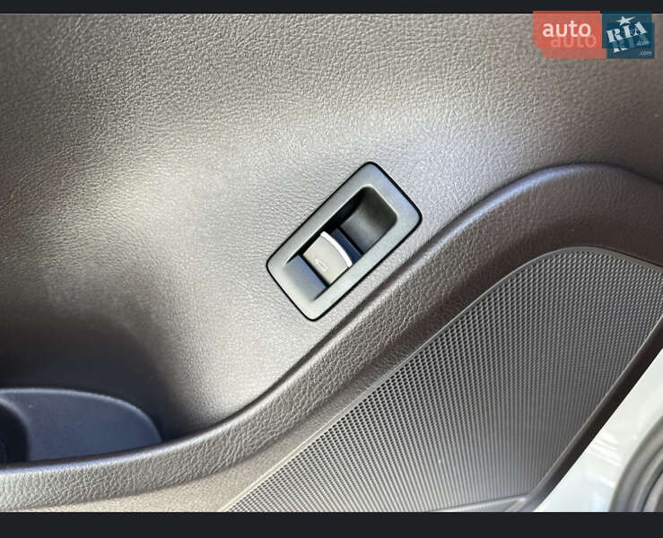 Позашляховик / Кросовер Volkswagen Touareg 2012 в Чернігові