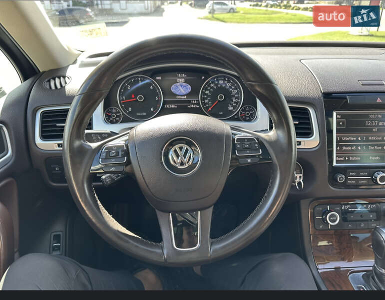 Позашляховик / Кросовер Volkswagen Touareg 2012 в Чернігові