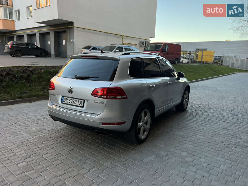 Внедорожник / Кроссовер Volkswagen Touareg 2010 в Виннице