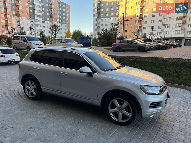 Внедорожник / Кроссовер Volkswagen Touareg 2010 в Виннице