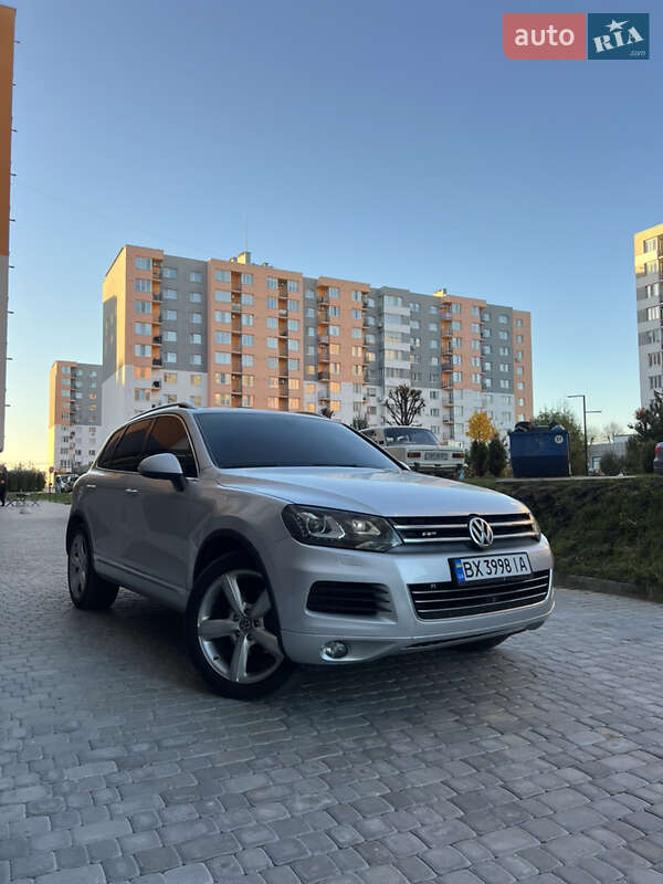 Внедорожник / Кроссовер Volkswagen Touareg 2010 в Виннице