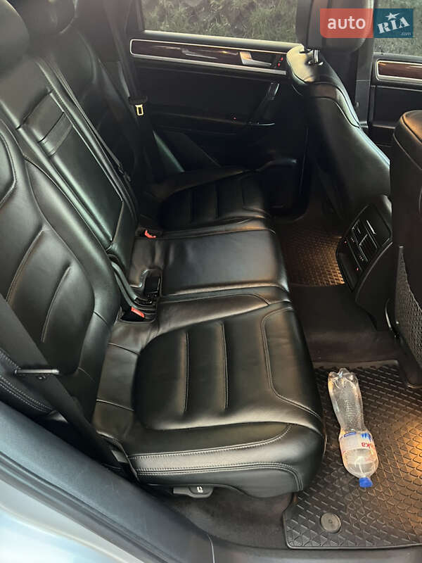 Внедорожник / Кроссовер Volkswagen Touareg 2010 в Виннице