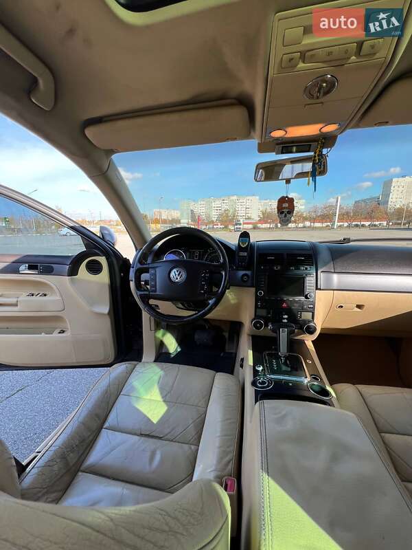 Внедорожник / Кроссовер Volkswagen Touareg 2006 в Запорожье