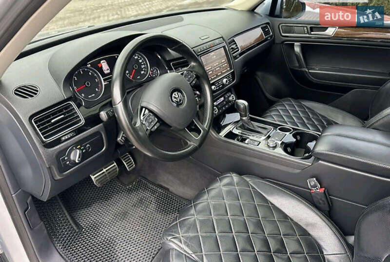 Внедорожник / Кроссовер Volkswagen Touareg 2016 в Виноградове