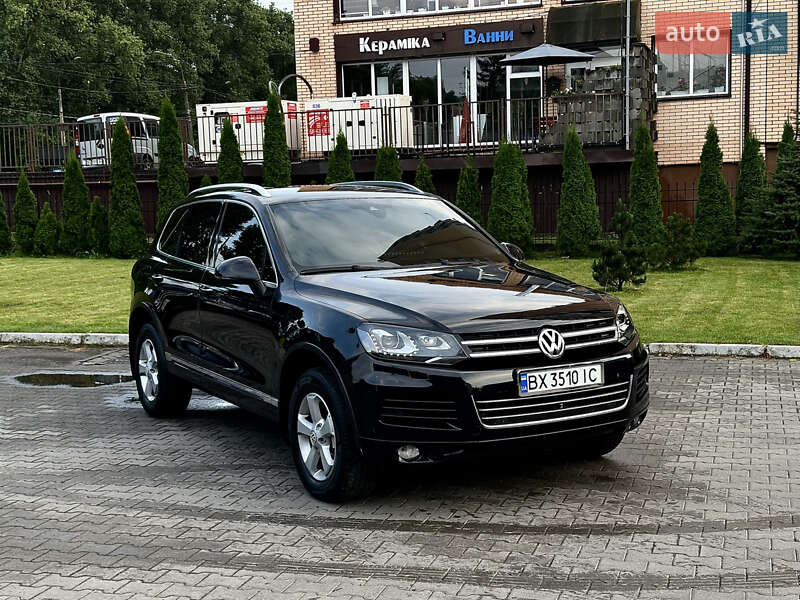 Внедорожник / Кроссовер Volkswagen Touareg 2010 в Хмельницком