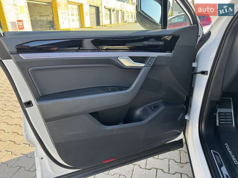 Внедорожник / Кроссовер Volkswagen Touareg 2020 в Черновцах