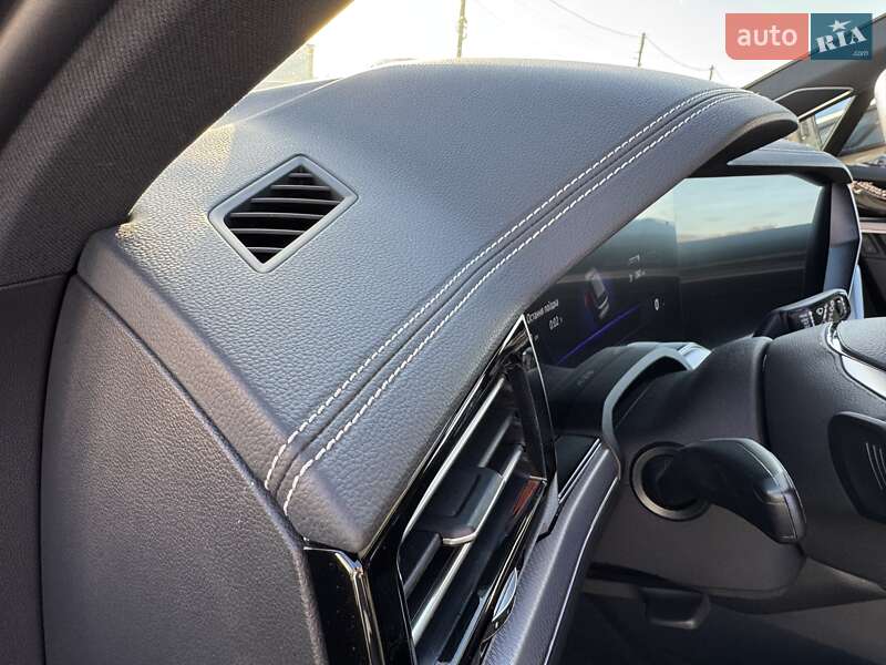 Внедорожник / Кроссовер Volkswagen Touareg 2020 в Черновцах