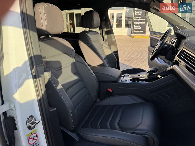 Внедорожник / Кроссовер Volkswagen Touareg 2020 в Черновцах