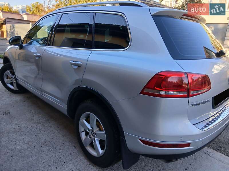 Внедорожник / Кроссовер Volkswagen Touareg 2012 в Одессе