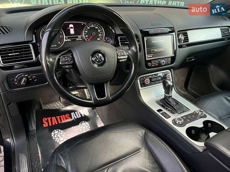 Внедорожник / Кроссовер Volkswagen Touareg 2010 в Хмельницком