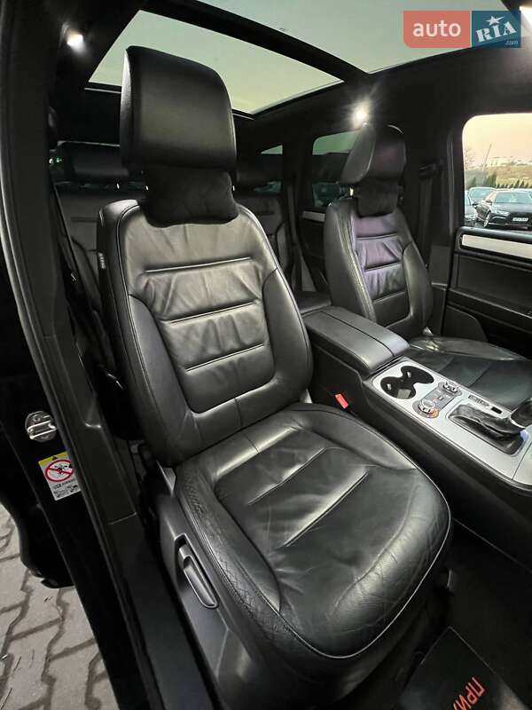 Внедорожник / Кроссовер Volkswagen Touareg 2010 в Хмельницком