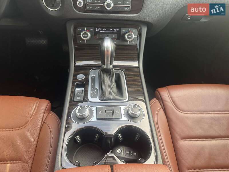 Внедорожник / Кроссовер Volkswagen Touareg 2017 в Киеве фото 13 Внедорожник / Кроссовер Volkswagen Touareg 2017 в Киеве