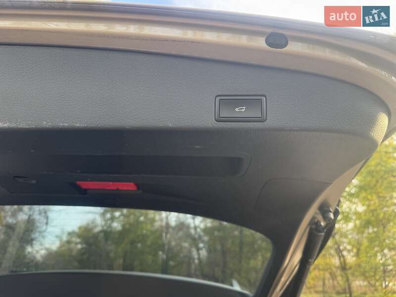 Внедорожник / Кроссовер Volkswagen Touareg 2017 в Киеве фото 20 Внедорожник / Кроссовер Volkswagen Touareg 2017 в Киеве